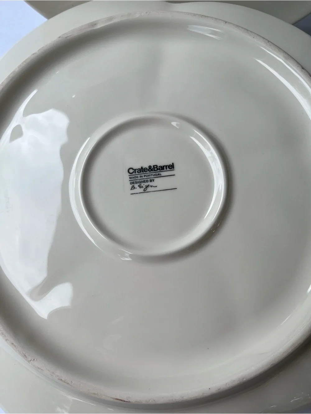 Crate & Barrel PETAL 2 Dinner Plates B Eigen Flower Shaped Creamy White
